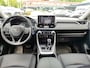 Toyota RAV4 2.5 HYBRID STYLE LEER STOEL/STUURVERW PARK-SENSOREN EL-STOEL EL-ACHTERKLEP APPLE/ANDROID CAMERA CLIMA LED PRIVACY GLASS 17'' LM-VELGEN