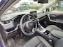 Toyota RAV4 2.5 HYBRID STYLE LEER STOEL/STUURVERW PARK-SENSOREN EL-STOEL EL-ACHTERKLEP APPLE/ANDROID CAMERA CLIMA LED PRIVACY GLASS 17'' LM-VELGEN