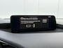 Mazda 3 2.0 SkyActiv Hybrid 150PK Exclusive-Line / Trekhaak / Stoel & Stuurverwarming / Lederen Bekleding / Head-Up Display / Elektrisch Bedienbare Bestuurdersstoel met Geheugen / Apple Carplay & Android Auto / Climate Control / Navigatie /