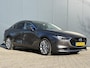 Mazda 3 2.0 SkyActiv Hybrid 150PK Exclusive-Line / Trekhaak / Stoel & Stuurverwarming / Lederen Bekleding / Head-Up Display / Elektrisch Bedienbare Bestuurdersstoel met Geheugen / Apple Carplay & Android Auto / Climate Control / Navigatie /