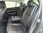 Mazda 3 2.0 SkyActiv Hybrid 150PK Exclusive-Line / Trekhaak / Stoel & Stuurverwarming / Lederen Bekleding / Head-Up Display / Elektrisch Bedienbare Bestuurdersstoel met Geheugen / Apple Carplay & Android Auto / Climate Control / Navigatie /