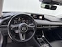 Mazda 3 2.0 SkyActiv Hybrid 150PK Exclusive-Line / Trekhaak / Stoel & Stuurverwarming / Lederen Bekleding / Head-Up Display / Elektrisch Bedienbare Bestuurdersstoel met Geheugen / Apple Carplay & Android Auto / Climate Control / Navigatie /
