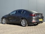 Mazda 3 2.0 SkyActiv Hybrid 150PK Exclusive-Line / Trekhaak / Stoel & Stuurverwarming / Lederen Bekleding / Head-Up Display / Elektrisch Bedienbare Bestuurdersstoel met Geheugen / Apple Carplay & Android Auto / Climate Control / Navigatie /