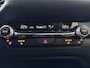 Mazda 3 2.0 SkyActiv Hybrid 150PK Exclusive-Line / Trekhaak / Stoel & Stuurverwarming / Lederen Bekleding / Head-Up Display / Elektrisch Bedienbare Bestuurdersstoel met Geheugen / Apple Carplay & Android Auto / Climate Control / Navigatie /
