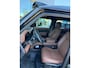 Land Rover Defender P300e X-dynamic SE | Urban uitgevoerd | 22" | Panoramisch Schuifdak | Elek. Trekhaak | ClearSight | Black Pack | Koelkast | Custom Leder |