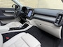Volvo XC40 1.5 T5 262pk Recharge Inscription | Panoramadak | Blond lederen bekleding | Trekhaak wegklapbaar | Stoelverwarming | Navigatie | Pilot assist | Adaptieve cruise | Camera | Apple CarPlay | Elektrische achterklep | Keyless entry&start | 19 inch velgen | Volledig onderhouden