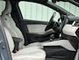 Renault Clio E-Tech Hybrid 140PK Initiale Paris / BOSE Premium Audio / Lederen Bekleding / Stoel & Stuurverwarming / Apple Carplay & Android Auto / All Season Banden / Trekhaak / Navigatie / Achteruitrijcamera /