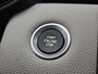 Renault Clio E-Tech Hybrid 140PK Initiale Paris / BOSE Premium Audio / Lederen Bekleding / Stoel & Stuurverwarming / Apple Carplay & Android Auto / All Season Banden / Trekhaak / Navigatie / Achteruitrijcamera /