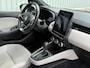 Renault Clio E-Tech Hybrid 140PK Initiale Paris / BOSE Premium Audio / Lederen Bekleding / Stoel & Stuurverwarming / Apple Carplay & Android Auto / All Season Banden / Trekhaak / Navigatie / Achteruitrijcamera /