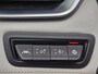 Renault Clio E-Tech Hybrid 140PK Initiale Paris / BOSE Premium Audio / Lederen Bekleding / Stoel & Stuurverwarming / Apple Carplay & Android Auto / All Season Banden / Trekhaak / Navigatie / Achteruitrijcamera /