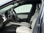Renault Clio E-Tech Hybrid 140PK Initiale Paris / BOSE Premium Audio / Lederen Bekleding / Stoel & Stuurverwarming / Apple Carplay & Android Auto / All Season Banden / Trekhaak / Navigatie / Achteruitrijcamera /