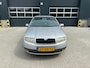 Skoda Fabia Combi 1.4-16V Comfort | CRUISE | ELEKTRISCHE RAMEN | AIRCO | TREKHAAK | SCHUIF/KANTELDAK | DAKRAILS | NL AUTO | NAP