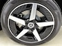 Mercedes-Benz GLB 250+ Business Solution AMG 7p. 85.5 kWh | Premium pakket | Nightpakket | Parkeerpakket | Warmtewerend, donkergetint glas | Vast panoramadak | GUARD 360° | 19” vijfspaaks lichtmetalen AMG-velgen |
