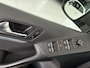 Volkswagen Tiguan 1.4 TSI R-Line Edition Airco - Apple carplay - Achteruitrijcamera - Parkeersensoren - Navigatie - Cruise control - Trekhaak - Dakrails - Led verlichting - Dakspoiler - Licht metalen velgen 18 inch - Stuur multifun - Start/stop systeem - Radio - Bluetooth - mistlampen voor