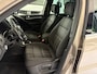 Volkswagen Tiguan 1.4 TSI R-Line Edition Airco - Apple carplay - Achteruitrijcamera - Parkeersensoren - Navigatie - Cruise control - Trekhaak - Dakrails - Led verlichting - Dakspoiler - Licht metalen velgen 18 inch - Stuur multifun - Start/stop systeem - Radio - Bluetooth - mistlampen voor