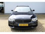 BMW 5-Serie Touring 530i High Executive M-sport | Incl. 12 maanden garantie | Panoramadak | Dodehoek detectie | Geheugenstoelen |  Parkeercamera | Standkachel | Head-up display | Elektrisch uitklapbare trekhaak | Stoelverwarming | Draadloze telefoonlader | Luxe lederen bekleding |
