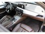 BMW 5-Serie Touring 530i High Executive M-sport | Incl. 12 maanden garantie | Panoramadak | Dodehoek detectie | Geheugenstoelen |  Parkeercamera | Standkachel | Head-up display | Elektrisch uitklapbare trekhaak | Stoelverwarming | Draadloze telefoonlader | Luxe lederen bekleding |
