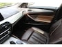 BMW 5-Serie Touring 530i High Executive M-sport | Incl. 12 maanden garantie | Panoramadak | Dodehoek detectie | Geheugenstoelen |  Parkeercamera | Standkachel | Head-up display | Elektrisch uitklapbare trekhaak | Stoelverwarming | Draadloze telefoonlader | Luxe lederen bekleding |