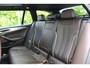 BMW 5-Serie Touring 530i High Executive M-sport | Incl. 12 maanden garantie | Panoramadak | Dodehoek detectie | Geheugenstoelen |  Parkeercamera | Standkachel | Head-up display | Elektrisch uitklapbare trekhaak | Stoelverwarming | Draadloze telefoonlader | Luxe lederen bekleding |
