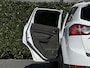 Ford Kuga 2.5 20V Titanium, AUTOMAAT, CRUISE CONTROL, CLIMATE CONTROL, KEYLESS, HALF LEDER, PARKEERSENSOREN, TREKHAAK, LICHTMETAAL 19"