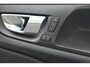 Volvo V60 T6 Hybride AWD Plus Dark LONG RANGE | Head-Up | Panoramadak | Stoel + Stuur Verwarming | Camera | Trekhaak |