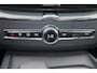 Volvo XC60 T8 Recharge AWD Plus Dark - Panorama/schuifdak - IntelliSafe Assist & Surround - 360º Camera - Harman/Kardon audio - Adaptieve LED koplampen - Verwarmde voorstoelen, stuur & achterbank - Parkeersensoren voor & achter - Elektr. bedienb. voorstoelen met geheugen - Draadloze tel. lader - Extra getint glas - 20' LMV
