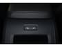 Volvo XC60 T8 Recharge AWD Plus Dark - Panorama/schuifdak - IntelliSafe Assist & Surround - 360º Camera - Harman/Kardon audio - Adaptieve LED koplampen - Verwarmde voorstoelen, stuur & achterbank - Parkeersensoren voor & achter - Elektr. bedienb. voorstoelen met geheugen - Draadloze tel. lader - Extra getint glas - 20' LMV