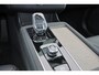 Volvo XC90 T8 Recharge AWD Plus Dark - Luchtvering - Panorama/schuifdak - IntelliSafe Assist & Surround - 360º Camera - Bowers & Wilkins audio - Adaptieve LED koplampen - Verwarmde voorstoelen, stuur & achterbank - Parkeersensoren voor & achter - Elektr. bedienb. voorstoelen met geheugen - Geventileerde voorstoelen - Draadloze tel. lader - Extra getint glas - Inklapbare trekhaak - 21' LMV