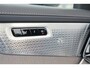 Volvo XC90 T8 Recharge AWD Plus Dark - Luchtvering - Panorama/schuifdak - IntelliSafe Assist & Surround - 360º Camera - Bowers & Wilkins audio - Adaptieve LED koplampen - Verwarmde voorstoelen, stuur & achterbank - Parkeersensoren voor & achter - Elektr. bedienb. voorstoelen met geheugen - Geventileerde voorstoelen - Draadloze tel. lader - Extra getint glas - Inklapbare trekhaak - 21' LMV