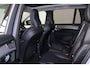 Volvo XC90 T8 Recharge AWD Plus Dark - Luchtvering - Panorama/schuifdak - IntelliSafe Assist & Surround - 360º Camera - Bowers & Wilkins audio - Adaptieve LED koplampen - Verwarmde voorstoelen, stuur & achterbank - Parkeersensoren voor & achter - Elektr. bedienb. voorstoelen met geheugen - Geventileerde voorstoelen - Draadloze tel. lader - Extra getint glas - Inklapbare trekhaak - 21' LMV