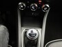 Renault Captur TCe 90 Techno | Apple CarPlay & Android Auto | Climate Control | Parkeersensoren v+a met achteruitrijcamera | Lichtmetalen velgen | Two-tone metaalkleur | Cruisecontrol | Navi |