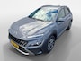 Hyundai Kona 1.6 GDI HEV Fashion | 21.259 km ! | Trekhaak | Navigatie |