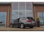 BMW 3-Serie Touring 318i Centennial Executive M-sport | 2e eigenaar | HiFi audio | Navigatie | Bluetooth | Climate control | M-sportstuur | Cruise control | PDC | 18 inch | Trekhaak