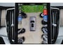 Volvo XC90 T8 Recharge AWD Ultra Dark Exec. Ed. - Luchtvering - Panorama/schuifdak - IntelliSafe Assist & Surround - 360º Camera - Bowers & Wilkins audio - Adaptieve LED koplampen - Verwarmde voorstoelen, stuur & achterbank - Parkeersensoren voor & achter - Elektr. bedienb. voorstoelen met geheugen - Geventileerde voorstoelen - Head up display - Draadloze tel. lader - Extra getint glas - Inklapbare trekhaak - 22' LMV