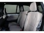 Volvo XC90 T8 Recharge AWD Ultra Dark Exec. Ed. - Luchtvering - Panorama/schuifdak - IntelliSafe Assist & Surround - 360º Camera - Bowers & Wilkins audio - Adaptieve LED koplampen - Verwarmde voorstoelen, stuur & achterbank - Parkeersensoren voor & achter - Elektr. bedienb. voorstoelen met geheugen - Geventileerde voorstoelen - Head up display - Draadloze tel. lader - Extra getint glas - Inklapbare trekhaak - 22' LMV