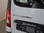 Mercedes-Benz eVito Tourer 129 L2 PRO 90kWh | 8-PERSOONS | Snelladen 110 KWh | Navigatie | Parkeerpakket | Comfortbestuurdersstoel | Dodehoekassistent | 8 Zitplaatsen |