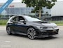 Volkswagen Golf 8 1.5 eTSI R-Line DSG PANO IQ AMBIENT BLACK
