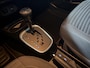 Toyota Yaris 1.5 Hybrid Bi-Tone Luxe en nette auto slechts 72366 KM met stoelverwarming, parkeersensoren etc