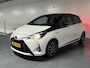 Toyota Yaris 1.5 Hybrid Bi-Tone Luxe en nette auto slechts 72366 KM met stoelverwarming, parkeersensoren etc