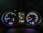 Toyota Yaris 1.5 Hybrid Bi-Tone Luxe en nette auto slechts 72366 KM met stoelverwarming, parkeersensoren etc