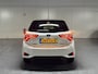 Toyota Yaris 1.5 Hybrid Bi-Tone Luxe en nette auto slechts 72366 KM met stoelverwarming, parkeersensoren etc