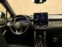 Toyota Corolla Cross Hybrid 200 Dynamic - ORIGINEEL NEDERLANDSE AUTO - APPLE CARPLAY/ANDROID AUTO - AIRCO (AUTOMATISCH) - CRUISE CONTROL ADAPTIEF - DRAADLOZE TELEFOONLADER - KEYLESS ENTRY/START - NAVIGATIESYSTEEM FULL-MAP - GETINTE RAMEN ACHTER