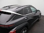 Hyundai Kona 1.6 GDI HEV Premium Sky | Panoramadak | Stoelverkoeling | 360 Camera | Bose Audio | Adaptieve Cruise Control | Climate Control | Light Grey interieur |