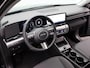 Hyundai Kona 1.6 GDI HEV Premium Sky | Panoramadak | Stoelverkoeling | 360 Camera | Bose Audio | Adaptieve Cruise Control | Climate Control | Light Grey interieur |