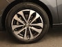 Renault Zoe R135 Intens 52 kWh - SOH 95,38% !!! - ORIGINEEL NEDERLANDSE AUTO - AFNEEMBARE TREKHAAK ( VOOR FIETSEN ) CAMERA - PARKEERSENSOREN VOOR/ ACHTER - VOORSTOELEN VERWARMD - STUUR VERWARMD - 3 FASE - NAVIGATIE - DODEHOEK DETECTIE - ARMSTEUN VOOR
