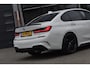BMW 3-Serie 320i High Executive M sport Pano Leder Camera HK
