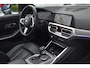 BMW 3-Serie 320i High Executive M sport Pano Leder Camera HK