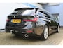 BMW 3-Serie Touring 318i High Executive | Incl. 12 maanden garantie | Trekhaak elektrisch uitklapbaar | Harman/Kardon audio | Apple Carplay/Android Auto | Sport stoelen | DAB | Voorstoelen verwarmd | Elektrische achterklep | Cruise control adaptief |