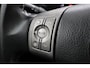 Toyota RAV4 2.0 VVTi Executive | Navigatie | Stoelverwarming | Cruise Control | Clima | Parkeersensoren voor/achter | Treeplanken | 17 inch | DVD speler