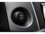 Toyota RAV4 2.0 VVTi Executive | Navigatie | Stoelverwarming | Cruise Control | Clima | Parkeersensoren voor/achter | Treeplanken | 17 inch | DVD speler